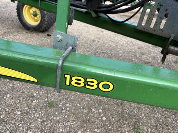 2014 John Deere 1830 Air Seeder