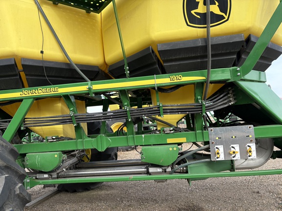 2014 John Deere 1830 Air Seeder