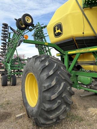 2014 John Deere 1830 Air Seeder