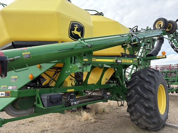 2014 John Deere 1830 Air Seeder