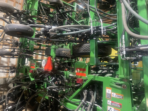 2021 John Deere P556 Air Seeder