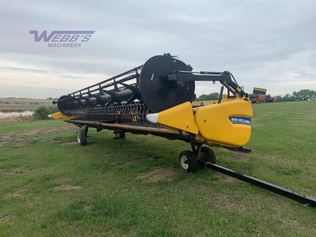 2013 New Holland 840CD-35 Header Combine