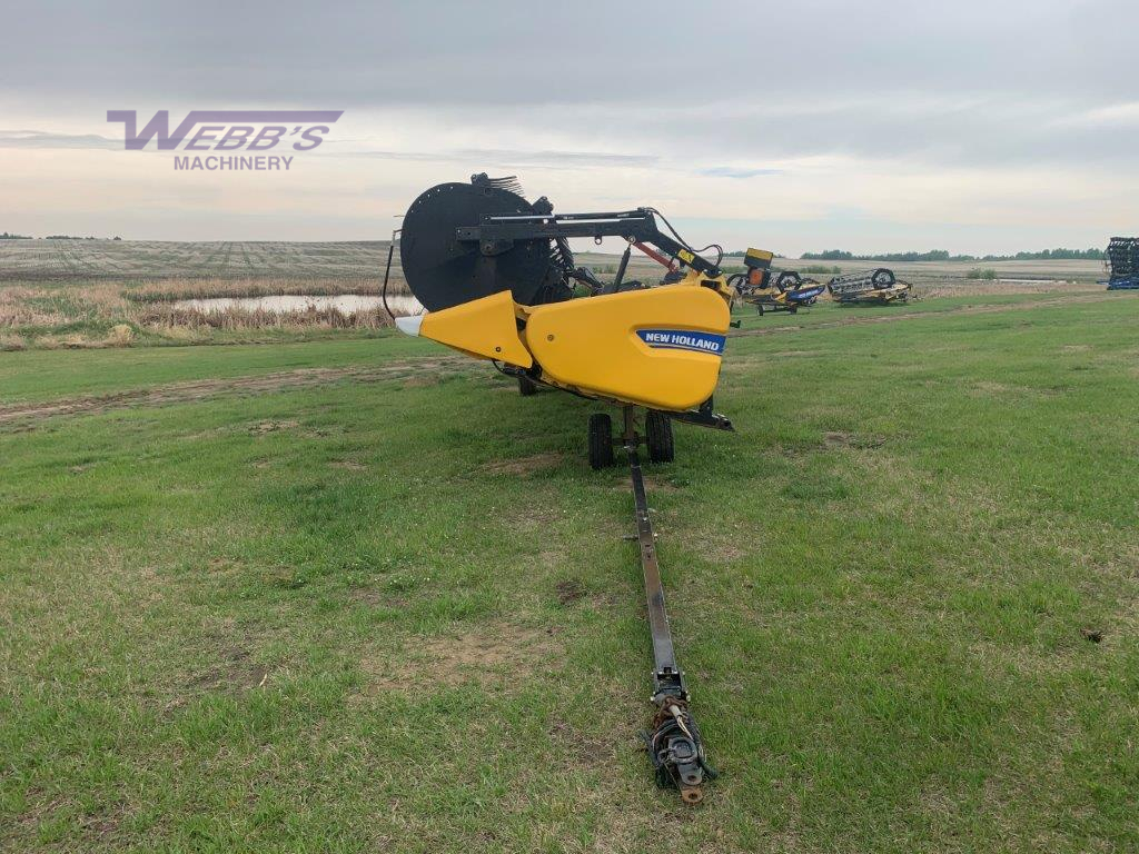 2013 New Holland 840CD-35 Header Combine