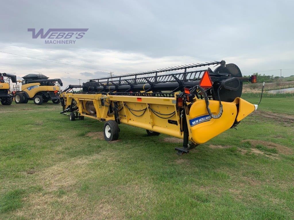 2013 New Holland 840CD-35 Header Combine