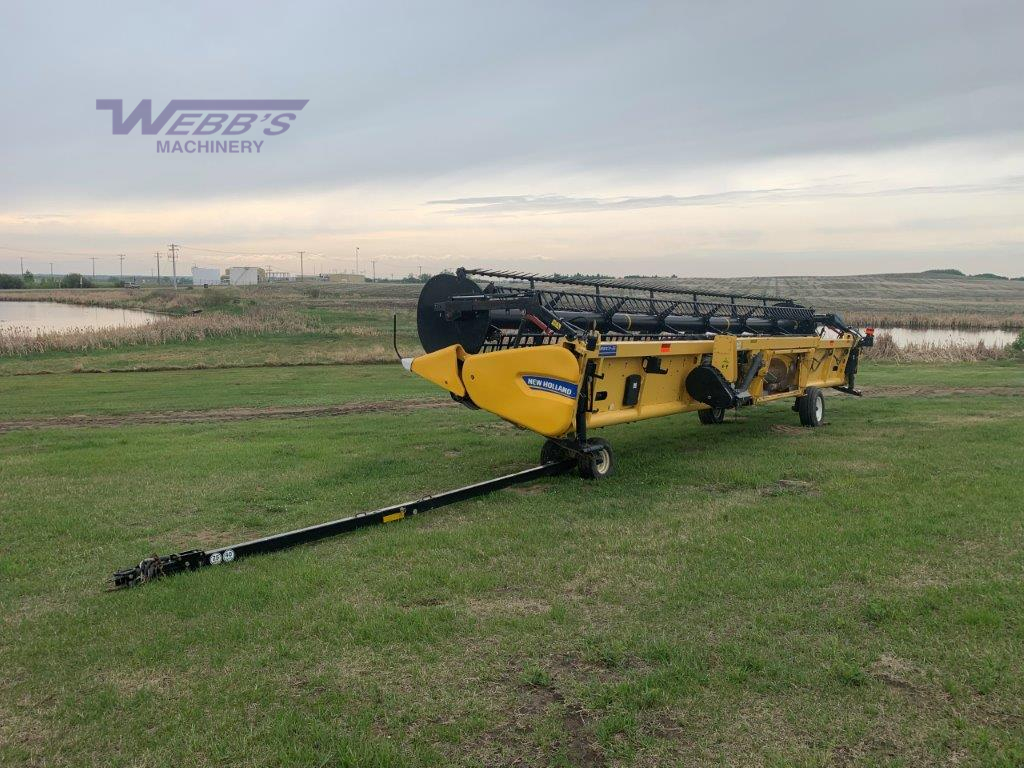 2013 New Holland 840CD-35 Header Combine