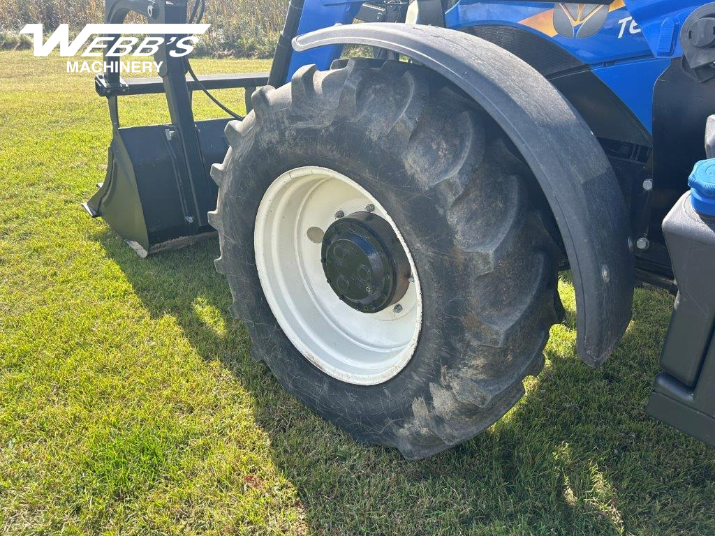 2017 New Holland T6.175 CVT Tractor