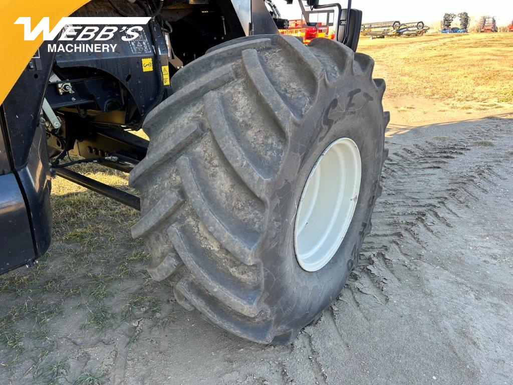2016 New Holland CR9.90 Combine