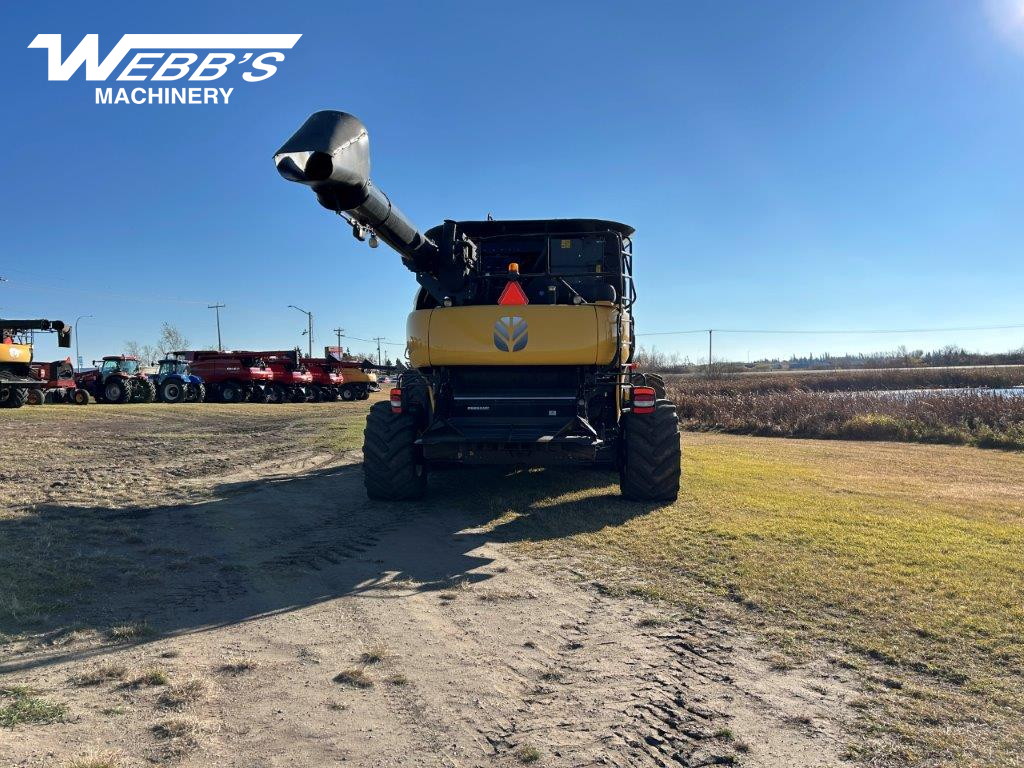 2016 New Holland CR9.90 Combine