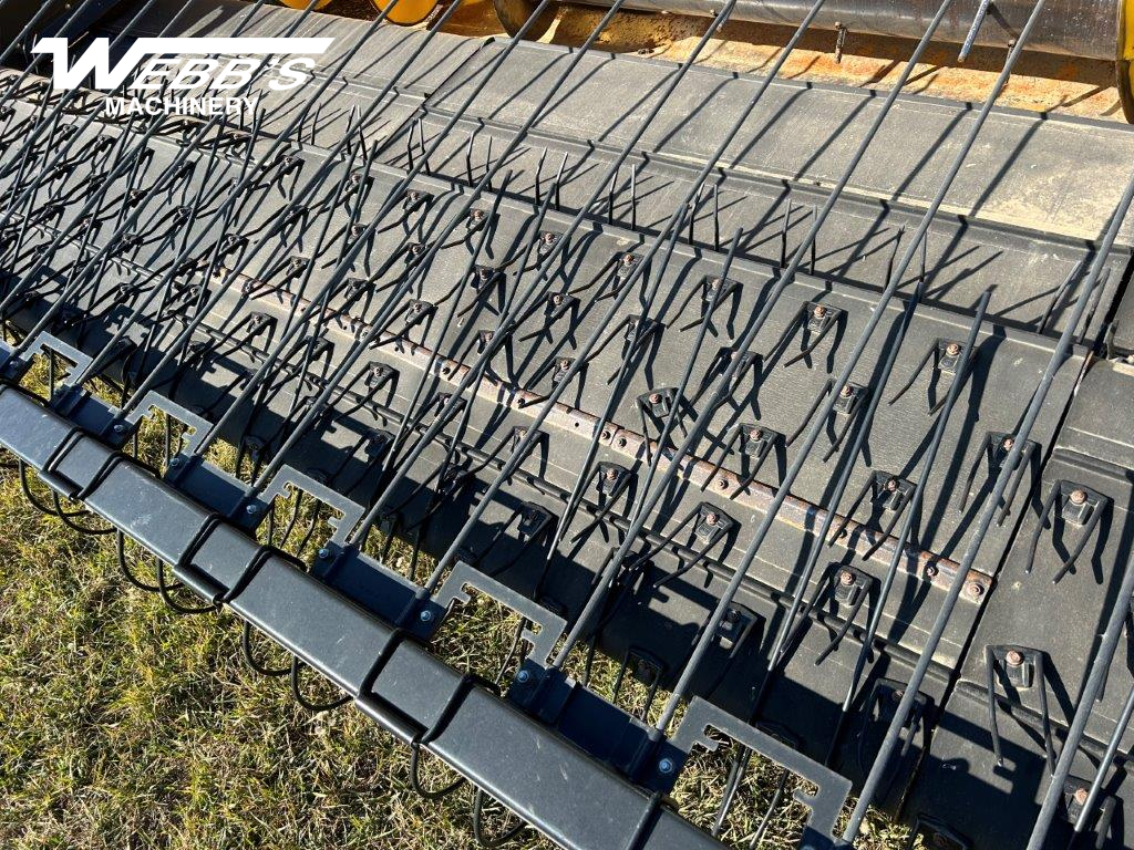 2016 New Holland CR9.90 Combine