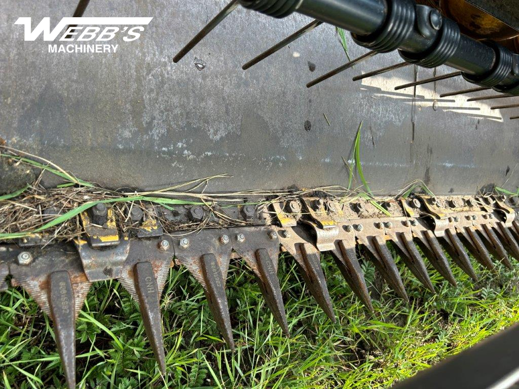 2013 New Holland H8060 Windrower