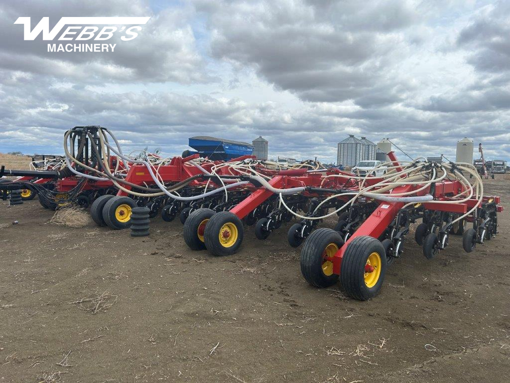 2012 Bourgault 3320-60' XTC & 6550ST Paralinnk Air Drill