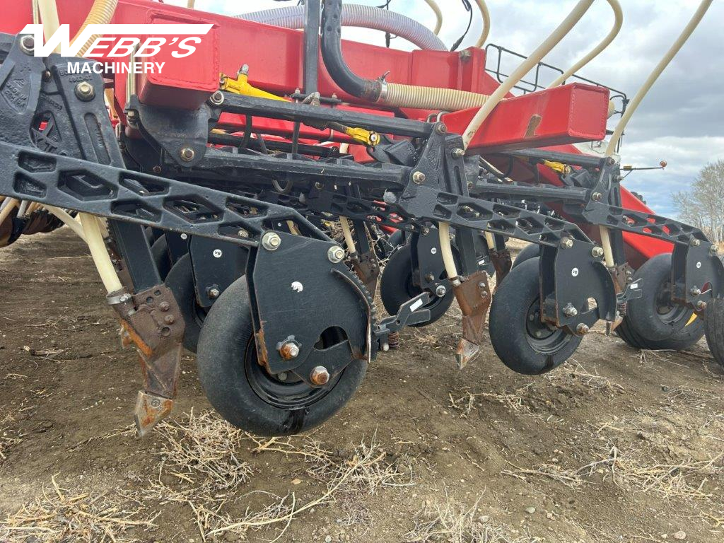 2012 Bourgault 3320-60' XTC & 6550ST Paralinnk Air Drill