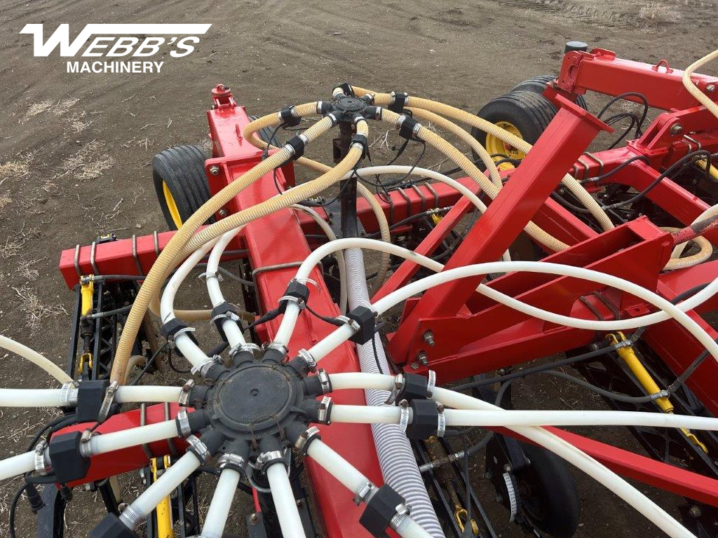 2012 Bourgault 3320-60' XTC & 6550ST Paralinnk Air Drill