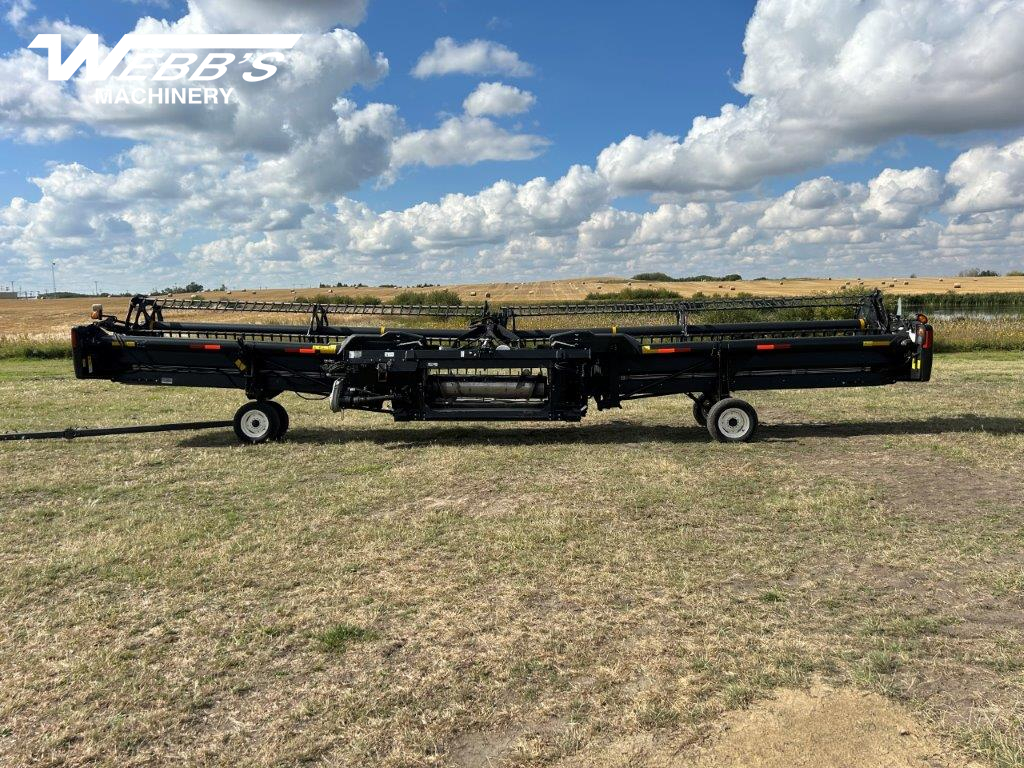 2014 MacDon FD75-40 Header Combine