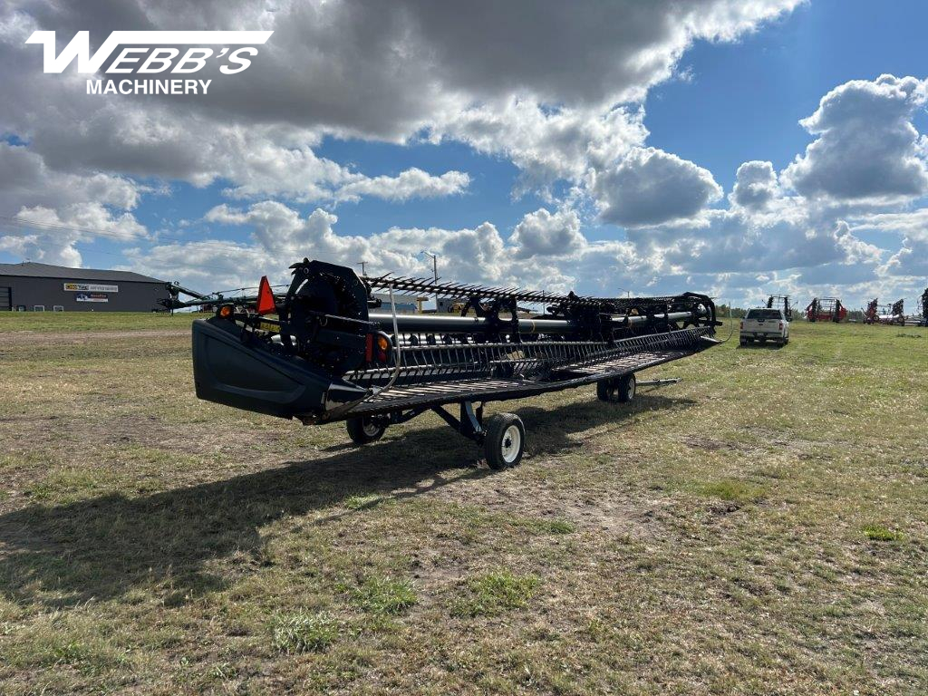 2014 MacDon FD75-40 Header Combine