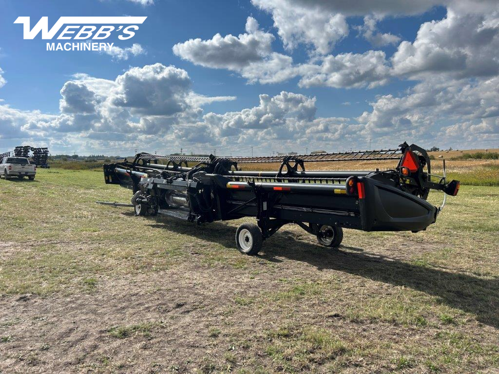 2014 MacDon FD75-40 Header Combine