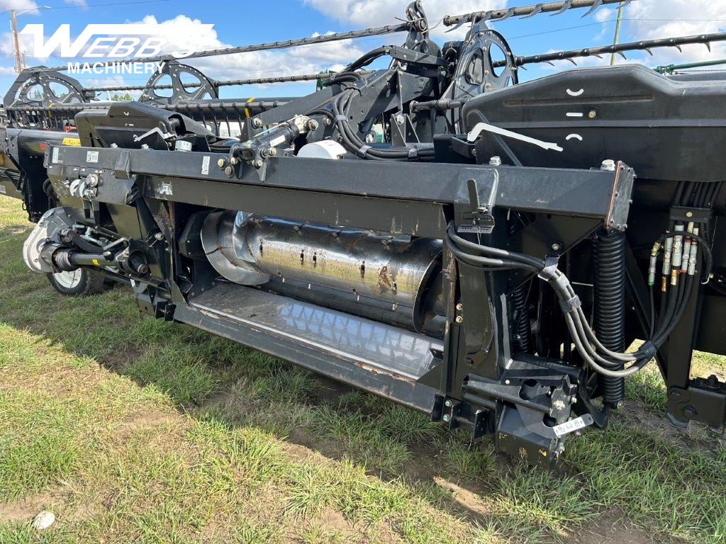 2014 MacDon FD75-40 Header Combine