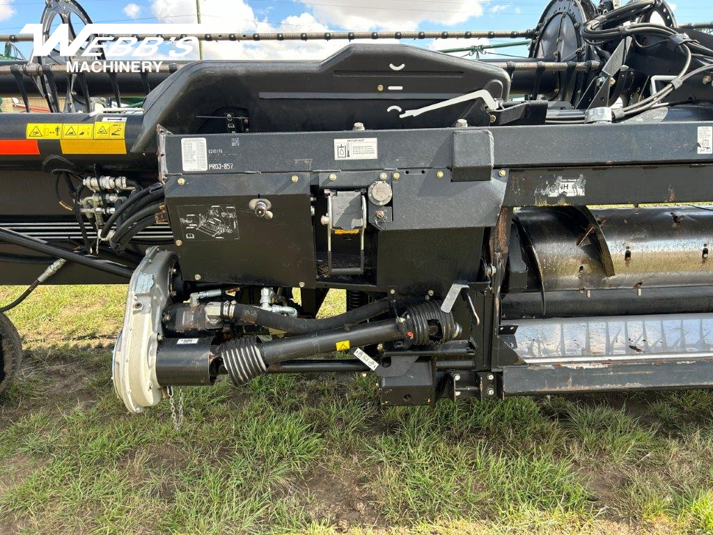 2014 MacDon FD75-40 Header Combine