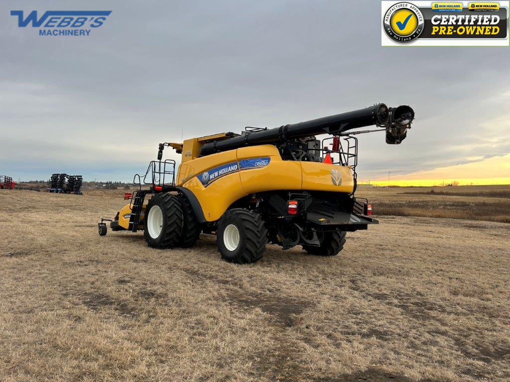 2022 New Holland CR9.90Z Combine