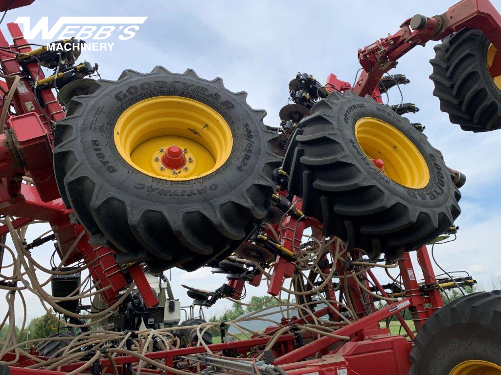 2019 Bourgault 3320-66 66ft-6in Width - 10in Space Air Drill