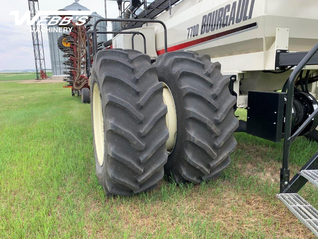 2019 Bourgault 3320-66 66ft-6in Width - 10in Space Air Drill