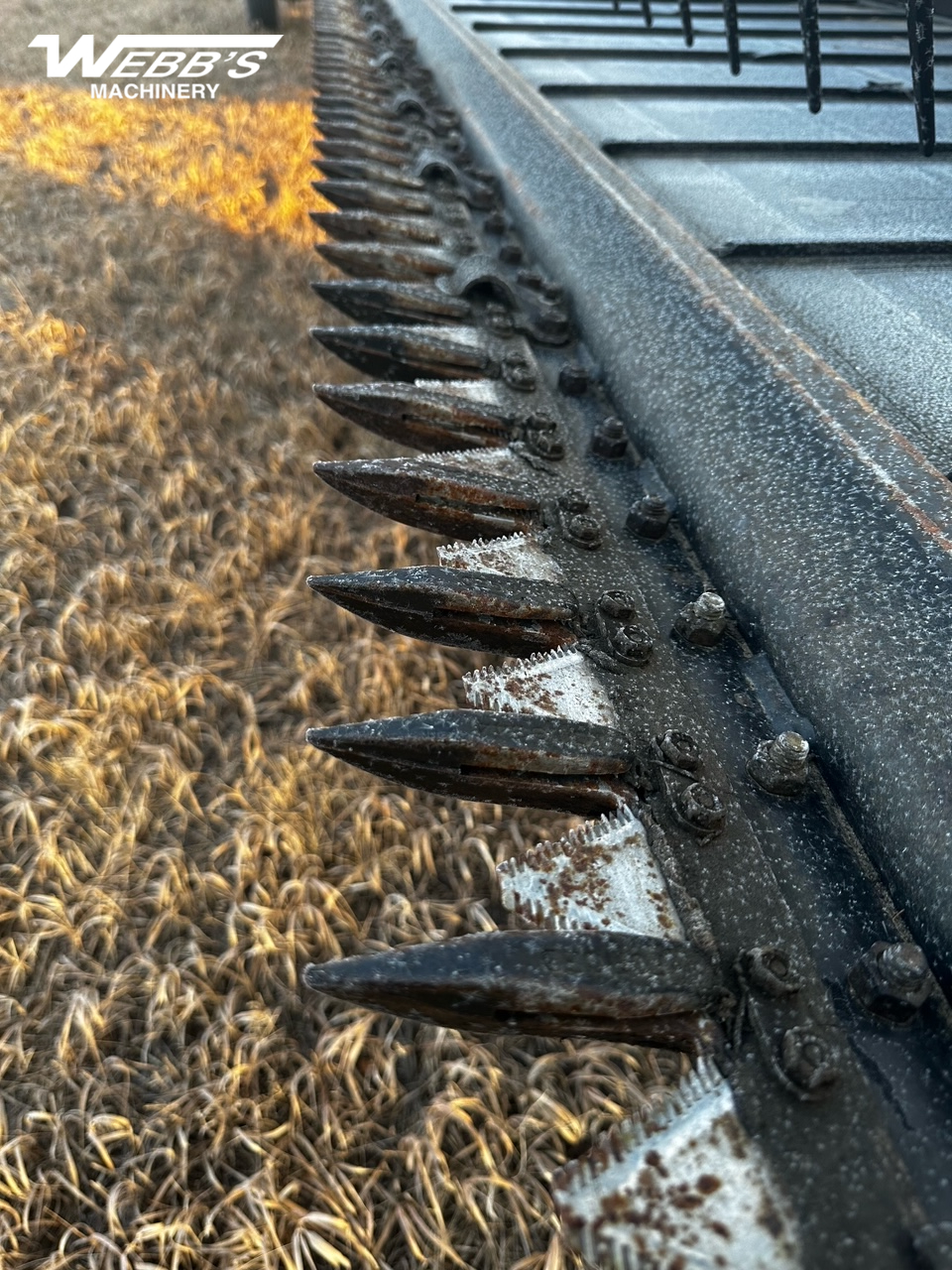 2016 MacDon FD75-35 Header Combine