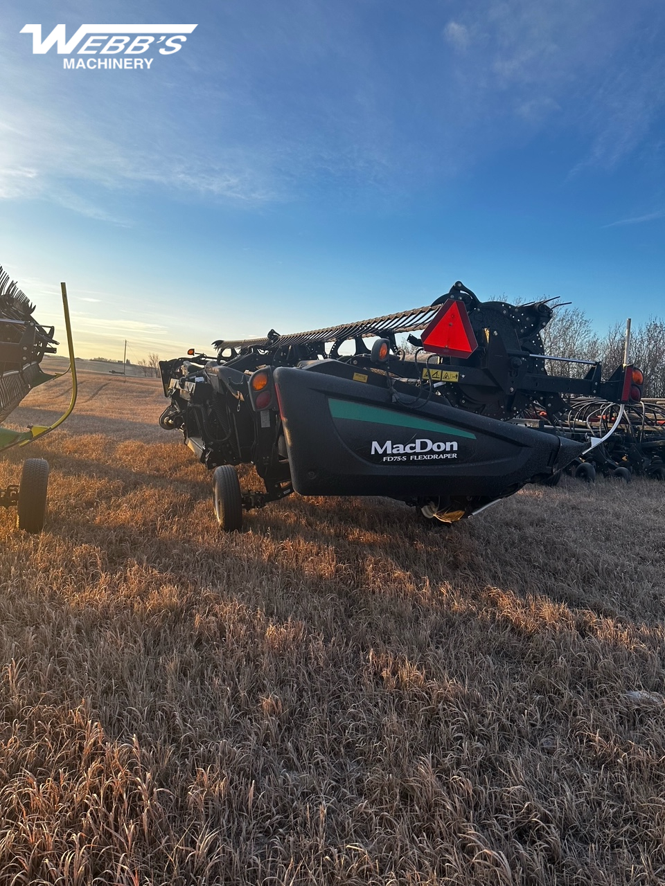 2016 MacDon FD75-35 Header Combine