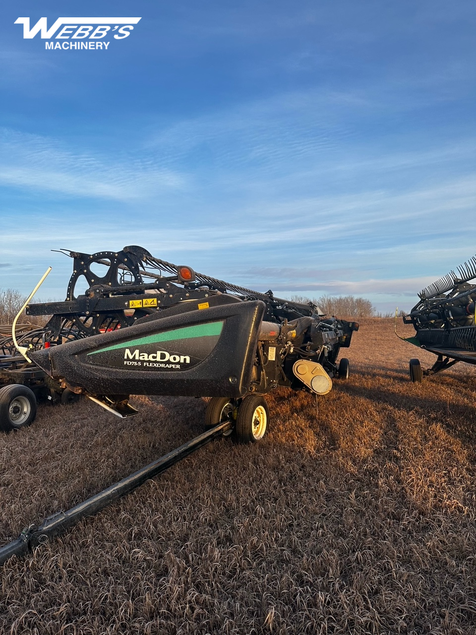 2016 MacDon FD75-35 Header Combine