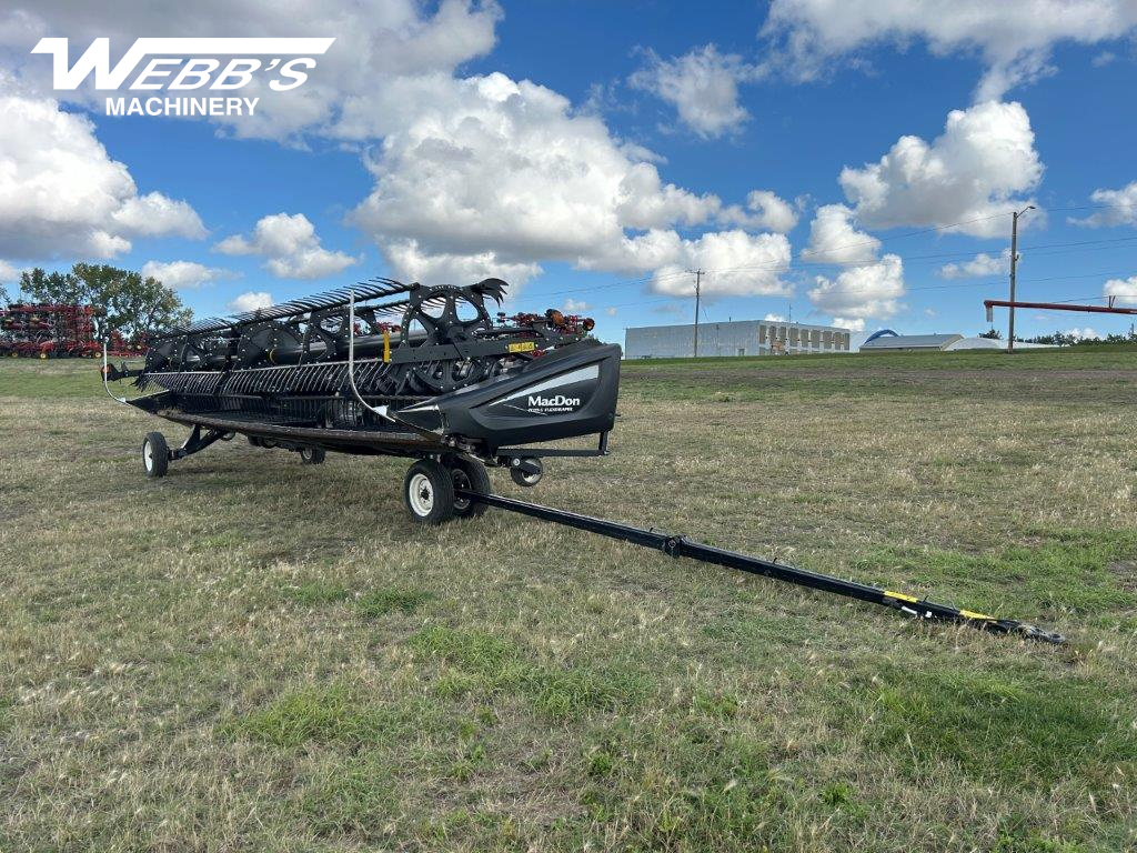 2018 MacDon FD75-30 Header Combine