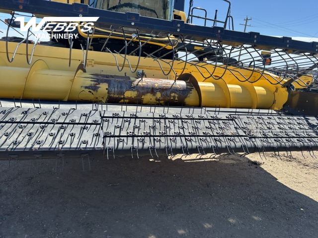 2016 New Holland CR9.90Z Combine