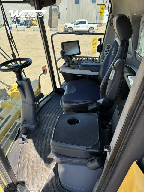 2016 New Holland CR9.90Z Combine