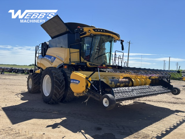 2016 New Holland CR9.90Z Combine