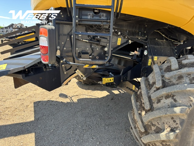 2016 New Holland CR9.90Z Combine
