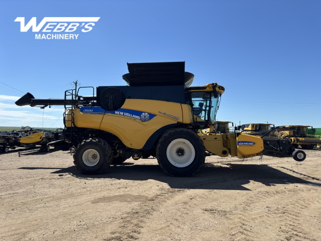 2016 New Holland CR9.90Z Combine