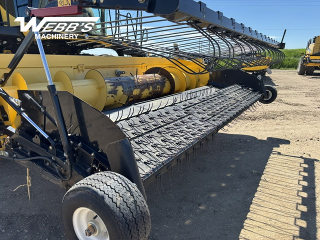 2016 New Holland CR9.90Z Combine