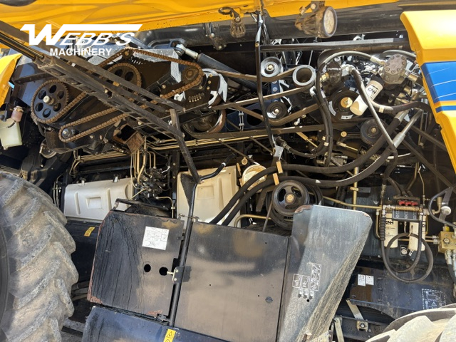 2016 New Holland CR9.90Z Combine
