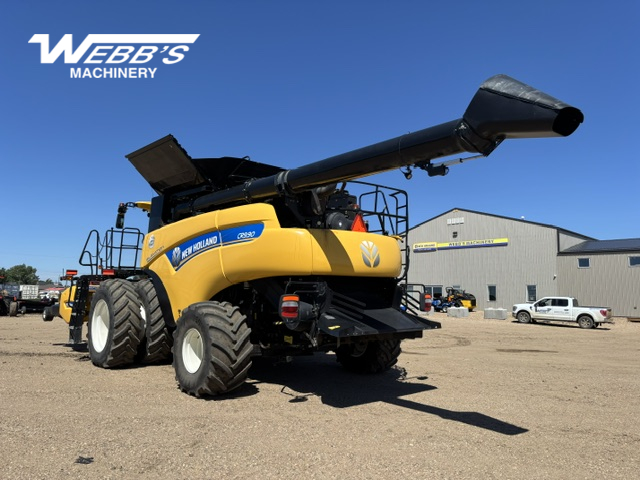 2016 New Holland CR9.90Z Combine