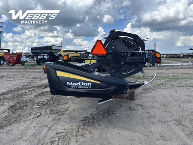 2016 MacDon FD75-40 Header Combine