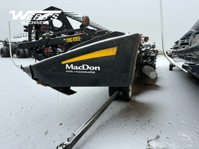 2016 MacDon FD75-40 Header Combine