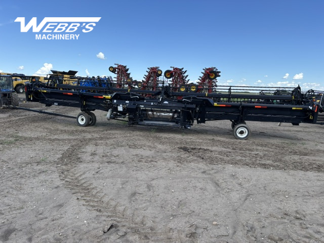 2016 MacDon FD75-40 Header Combine