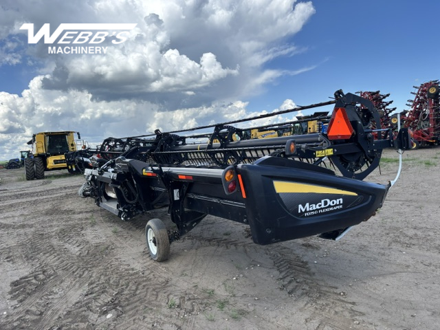 2016 MacDon FD75-40 Header Combine
