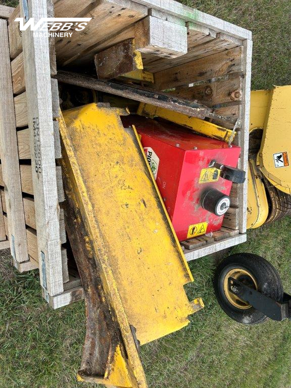 2001 New Holland FX28 Forage Harvester