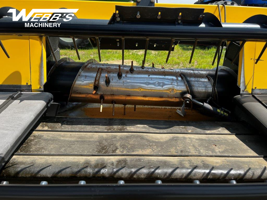 2011 New Holland 94C-36 Header Combine