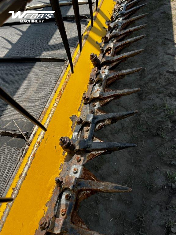 2011 New Holland 94C-36 Header Combine