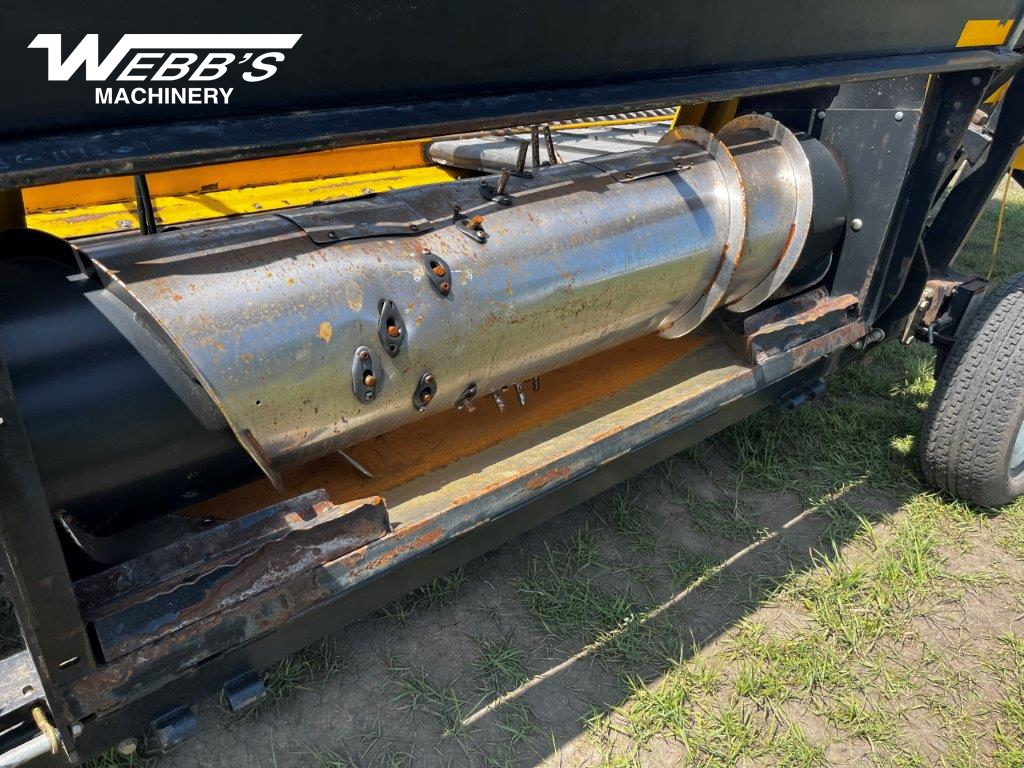 2011 New Holland 94C-36 Header Combine