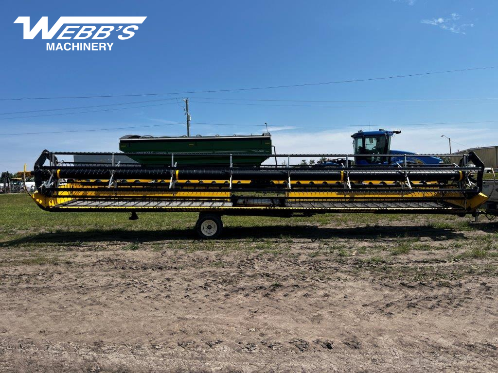 2011 New Holland 94C-36 Header Combine
