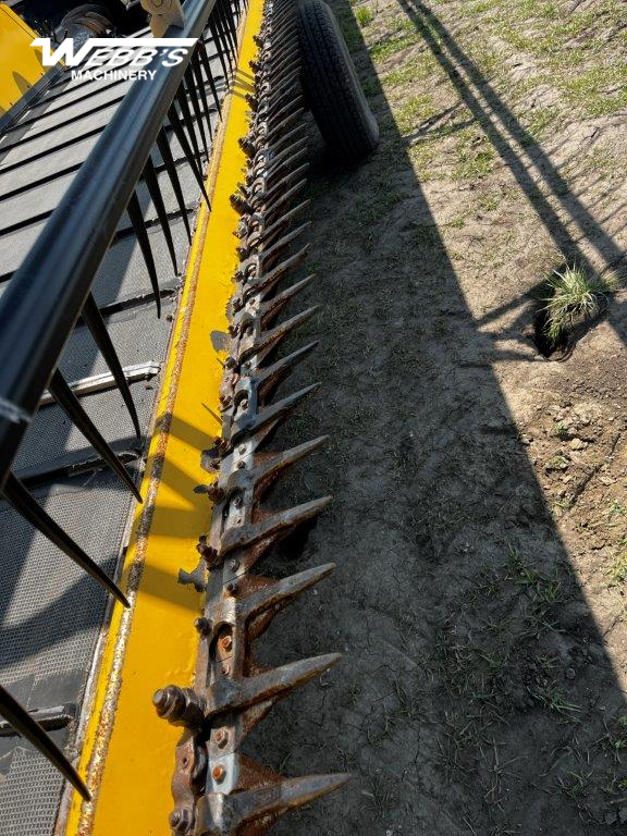 2011 New Holland 94C-36 Header Combine