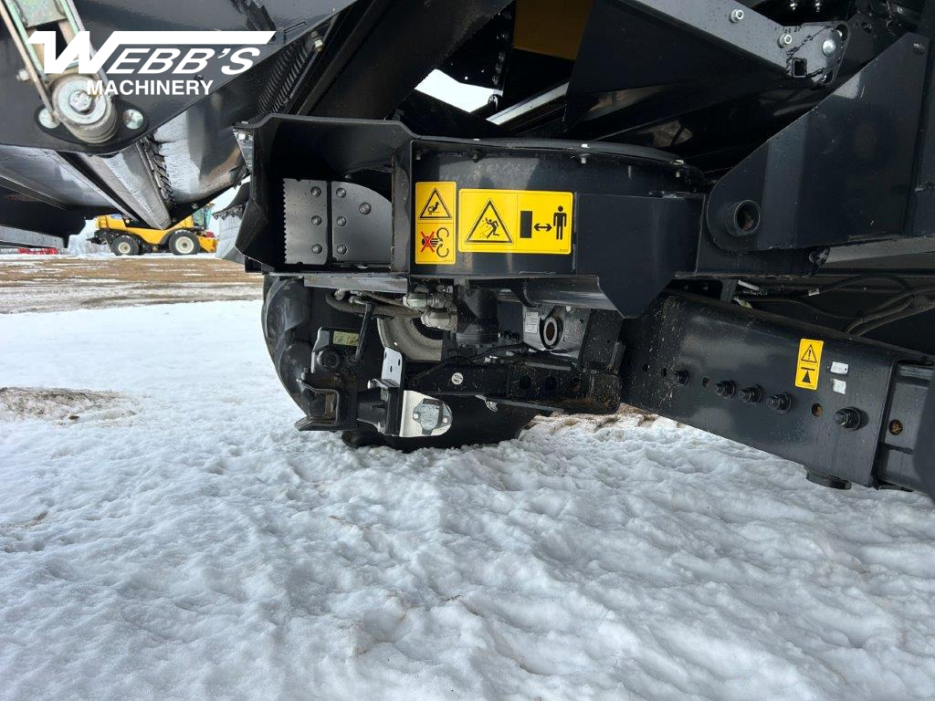 2023 New Holland CR10.90Z Combine