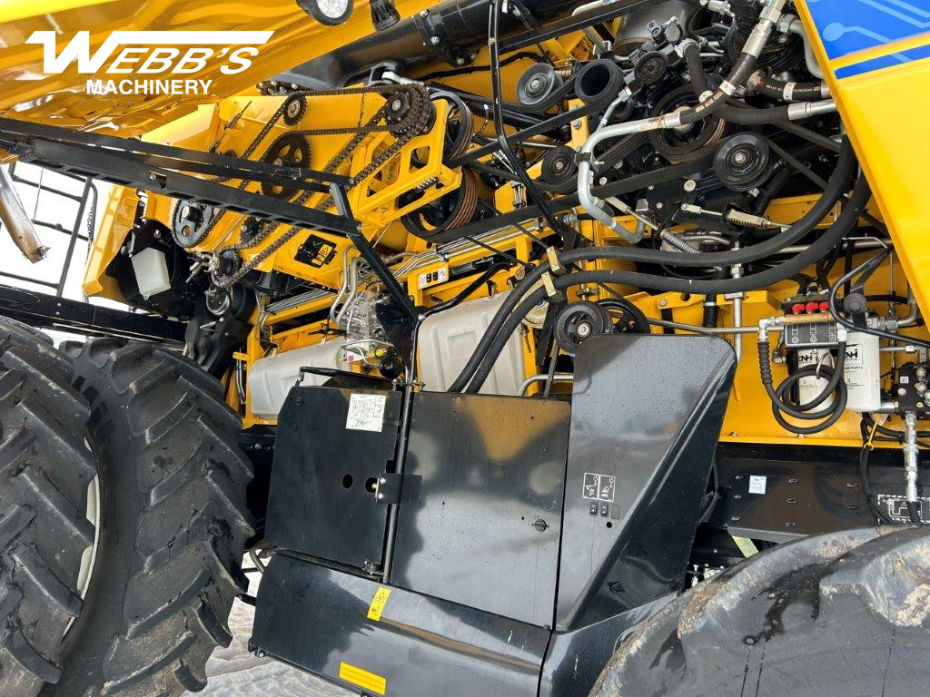 2023 New Holland CR10.90Z Combine