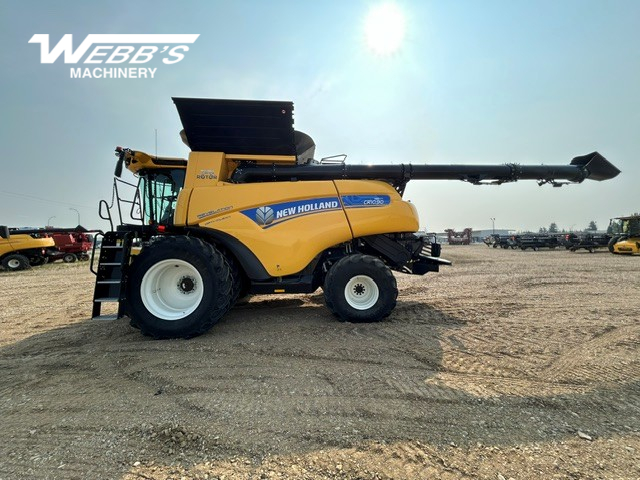 2023 New Holland CR10.90Z Combine
